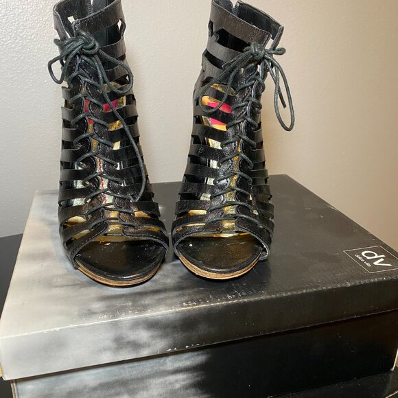 DV Dolce Vita Heels - Picture 2 of 4